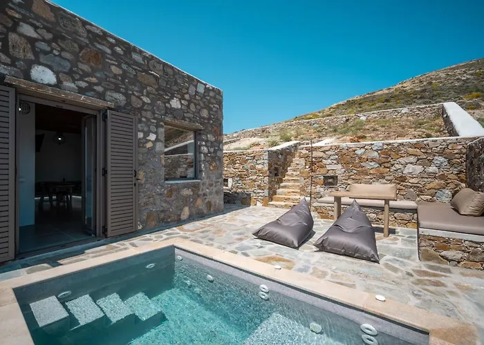 Petrias Pool House