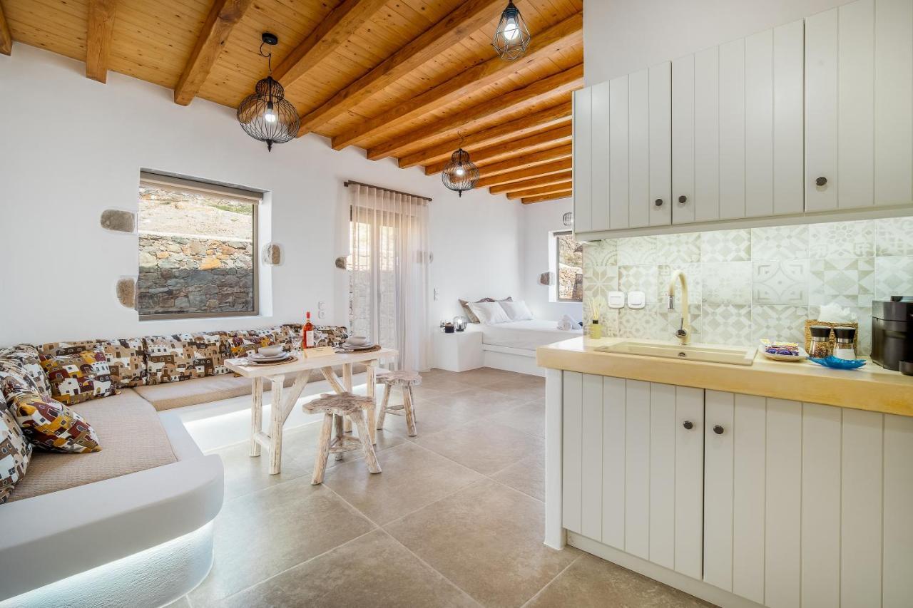 Petrias Pool House Apartment