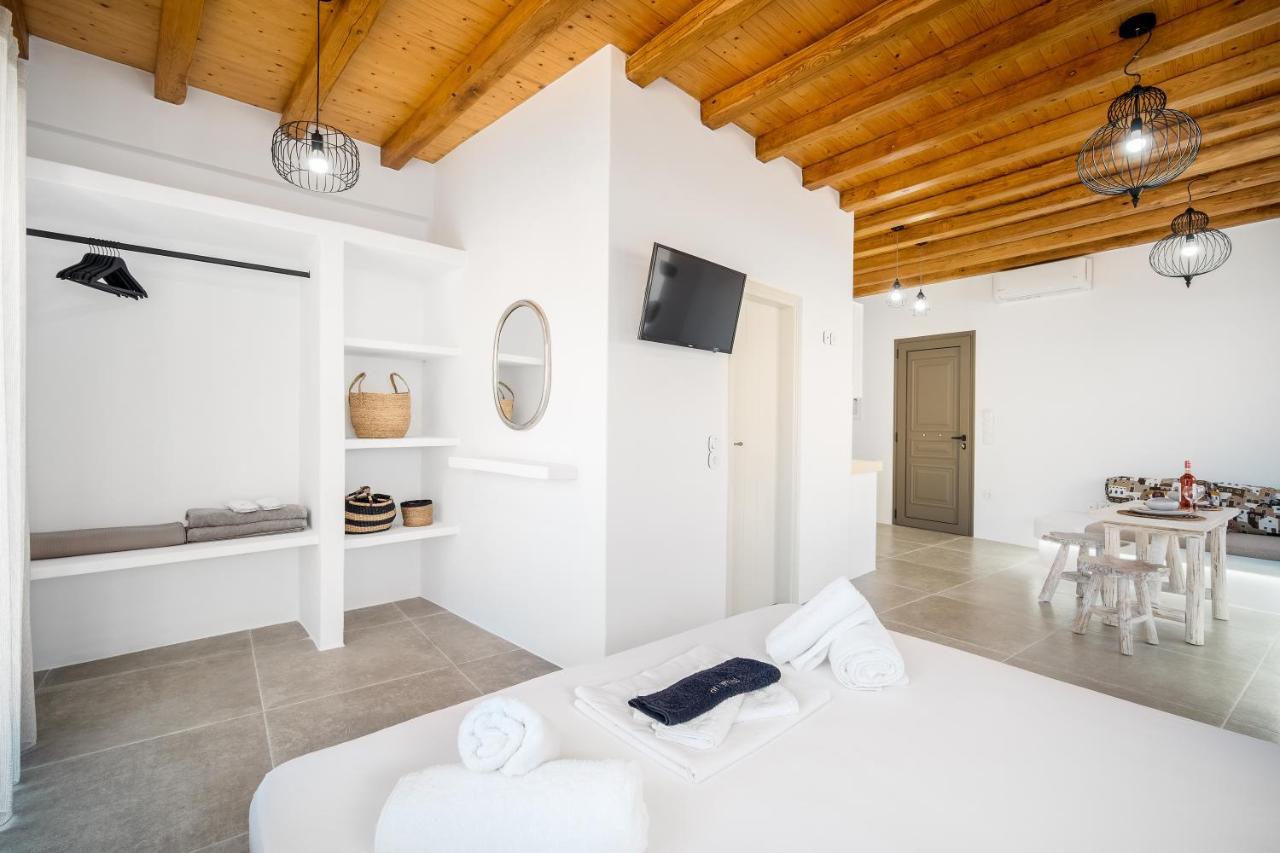 Apartment Petrias Pool House *
